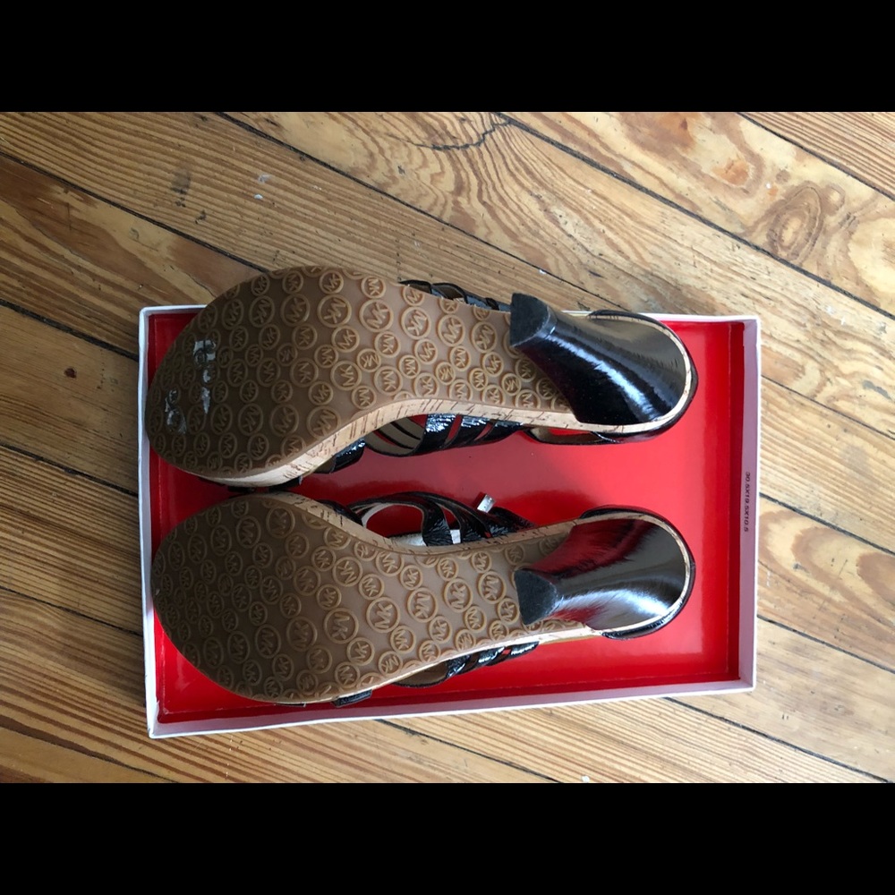 Michael Kors sandal/shoe